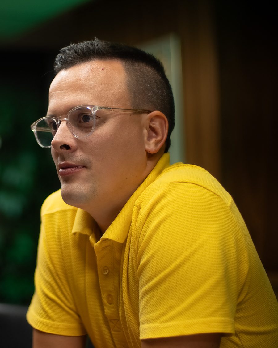 Mgr. Peter Hric počas AI školenia